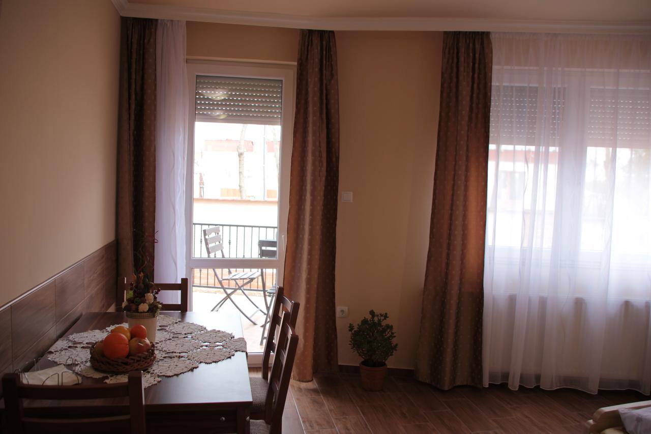 Imola Es Andrea Apartmanhaz 2 Hajduszoboszlo Bagian luar foto
