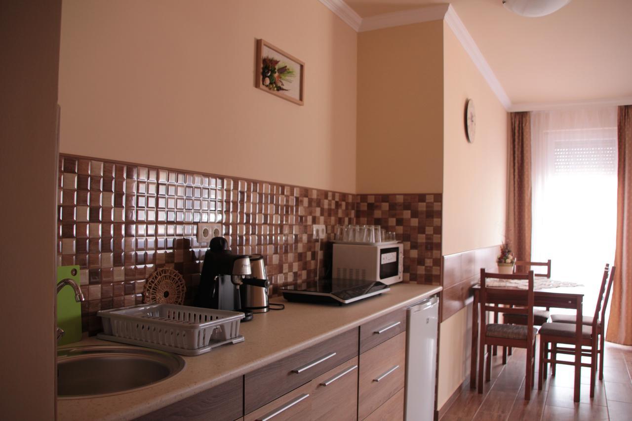 Imola Es Andrea Apartmanhaz 2 Hajduszoboszlo Bagian luar foto