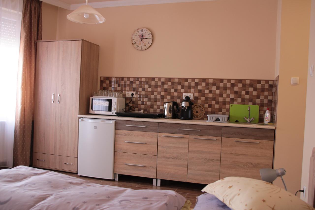 Imola Es Andrea Apartmanhaz 2 Hajduszoboszlo Bagian luar foto