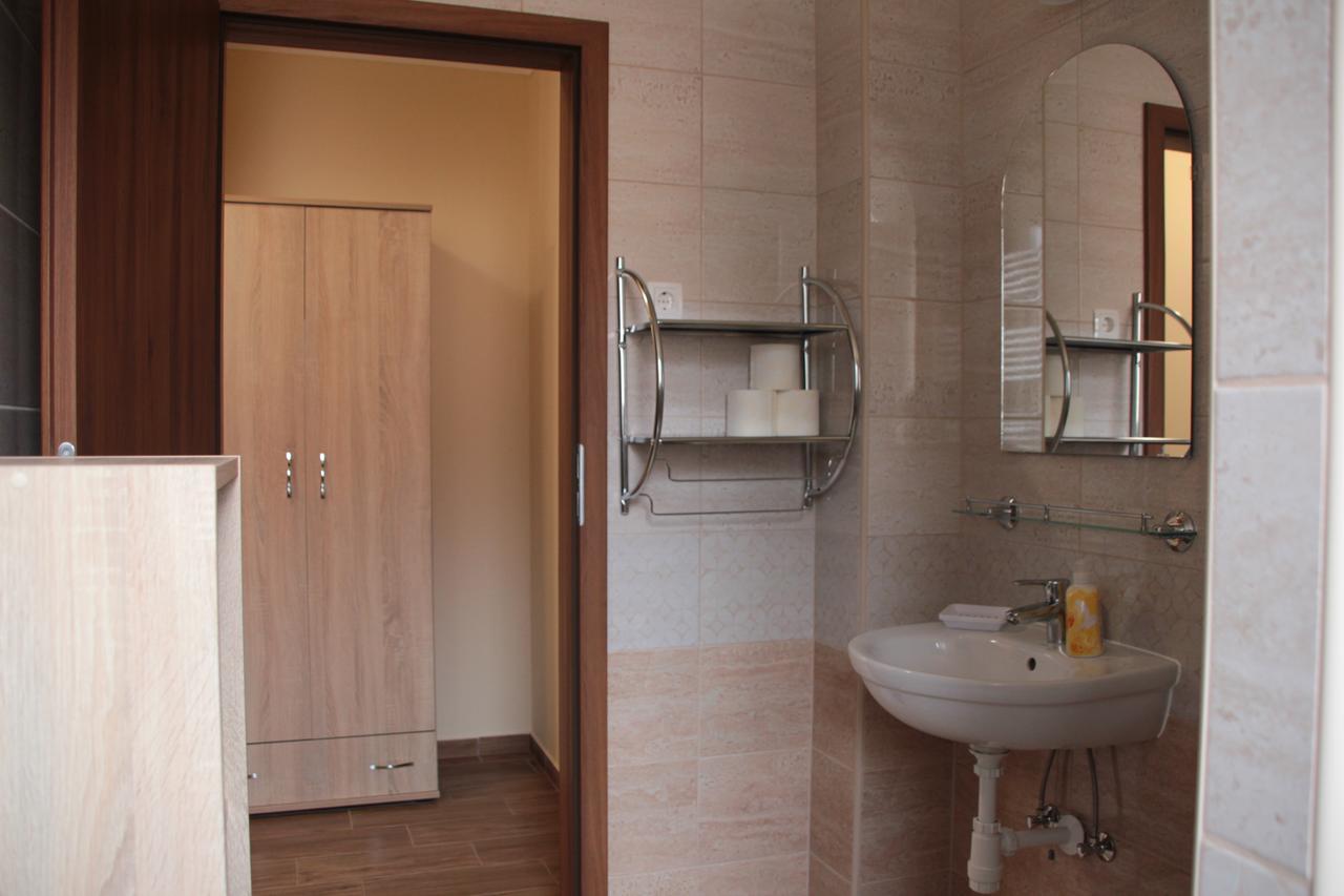 Imola Es Andrea Apartmanhaz 2 Hajduszoboszlo Bagian luar foto