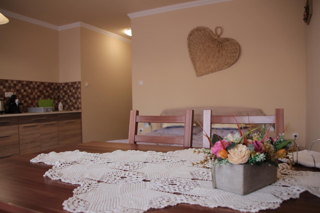 Imola Es Andrea Apartmanhaz 2 Hajduszoboszlo Bagian luar foto