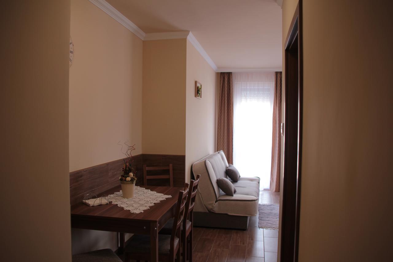 Imola Es Andrea Apartmanhaz 2 Apartment Hajduszoboszlo Bagian luar foto