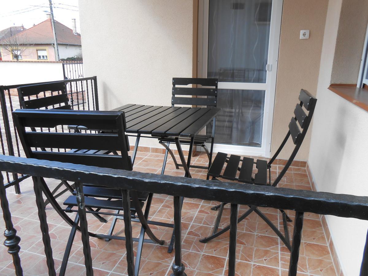 Imola Es Andrea Apartmanhaz 2 Hajduszoboszlo Bagian luar foto